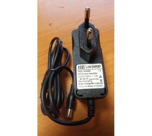 Зарядное устройство HB-084050 для тележек CW 8,4V/0,5A (Charger) горизонтальное