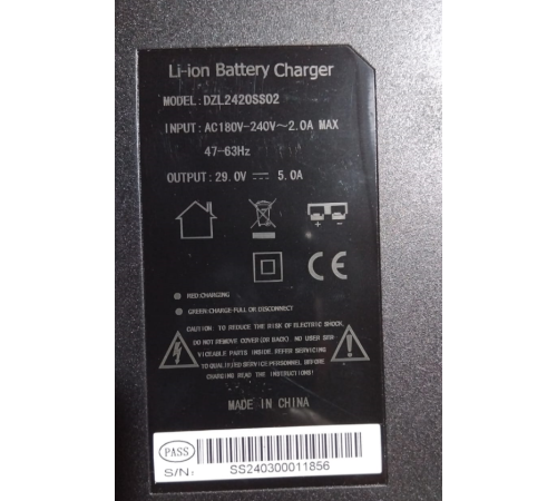 Зарядное устройство для тележек CBD15W-E 240V-24/5A (Charger 1-100~240V-24/5A (on-board))