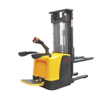 Штабелер самоходный 1,5 т 5,6 м XILIN CDDK15-II 24/240 В/Ач (с платформой)